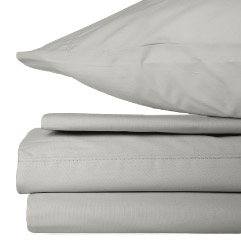 Pile de draps gris pâle