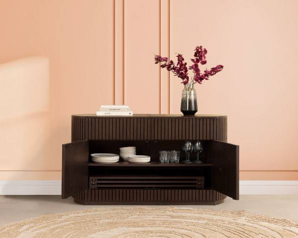 Petit meuble de rangement brun foncé