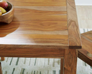 Coin de table en bois